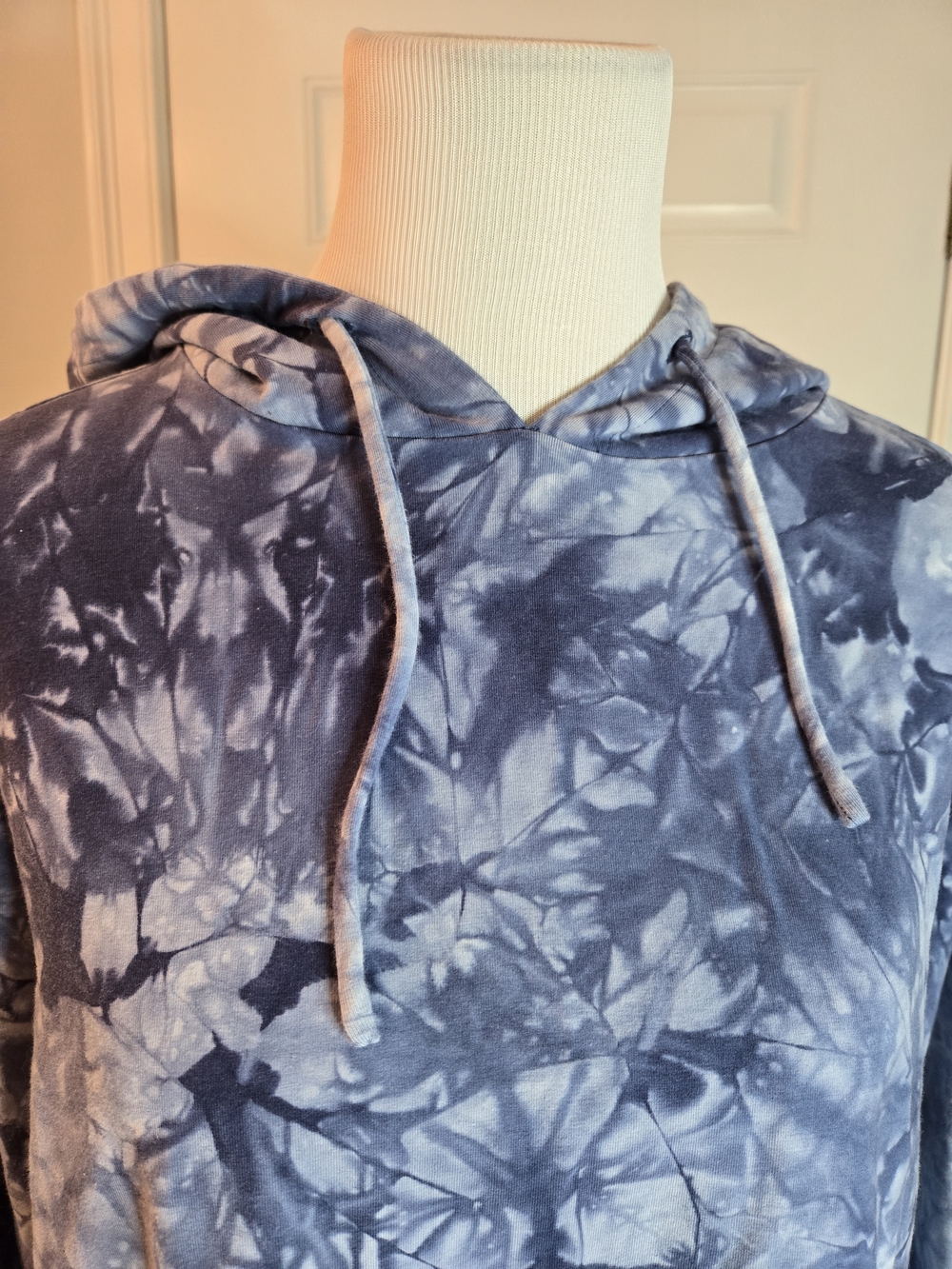 Belle By Kim Gravel Tripleluxe Hoodie With Thumb Holes - Picture 2 of 7